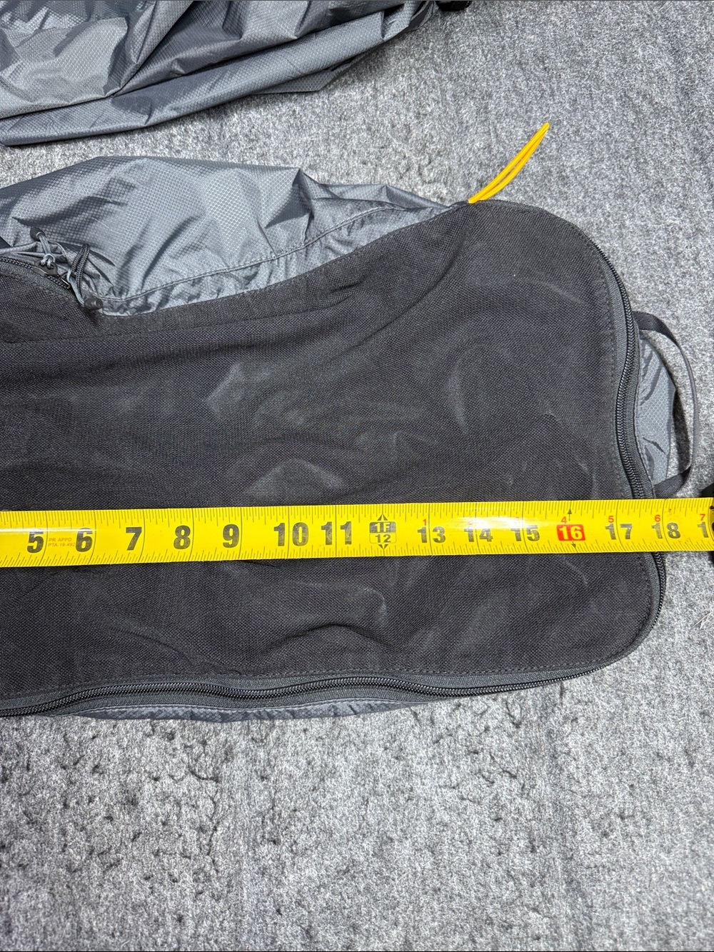The North Face set of 4 Gray luggage Pack with Yellow Pull Tabs - Picture 6 of 8